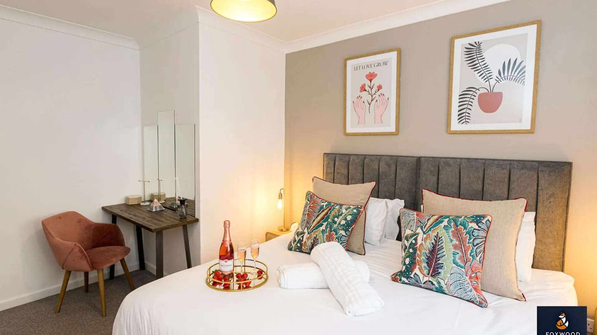 Stylish 2 Bed Apartment In Town Free Parking Bournemouth